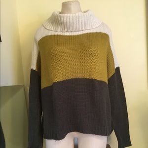 END OF YEAR CLEARANCE SALE Colorblock turtleneck sweater